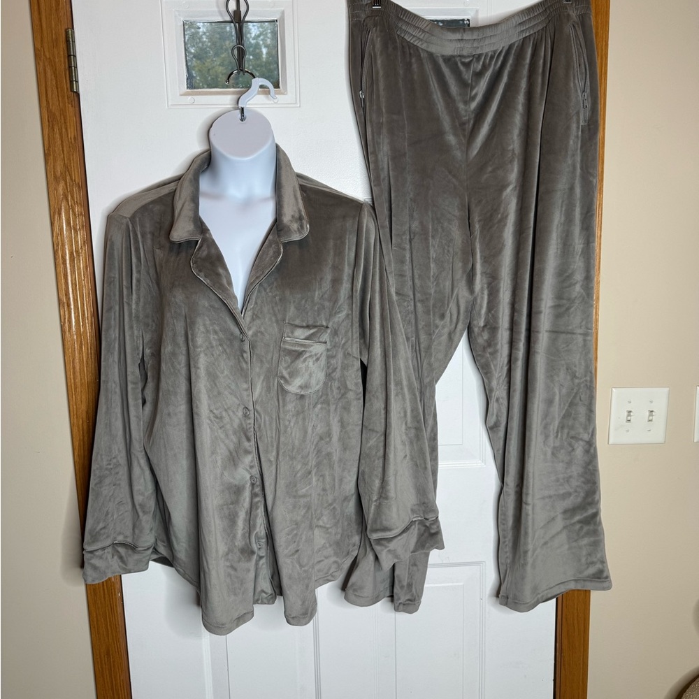 SKIMS Gray Velvet Pajama Set